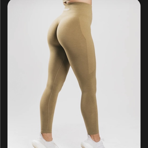 Alphalete Amplify Legging - Not Gold - Picture 1 of 3